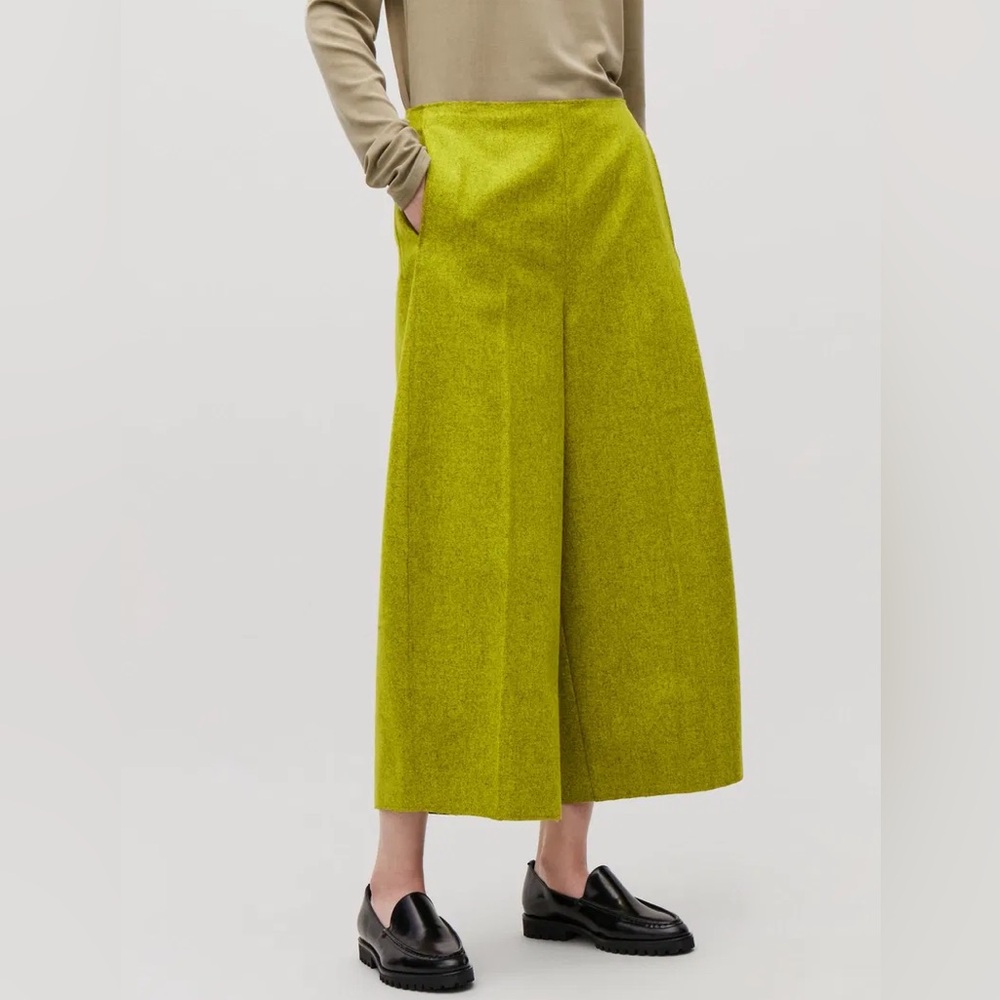 NWOT COS Raw-Cut Rounded Wool Culottes Size 12 Lime Green